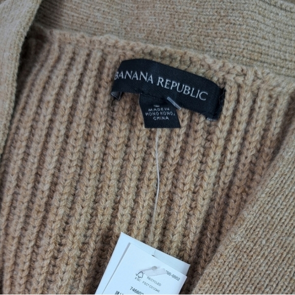 Banana Republic Camel Cashmere and Wool Blend Cardigan Size Small - Picture 9 of 12